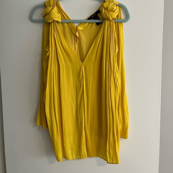 Smythe yellow knot blouse size small - Picture 3 of 5
